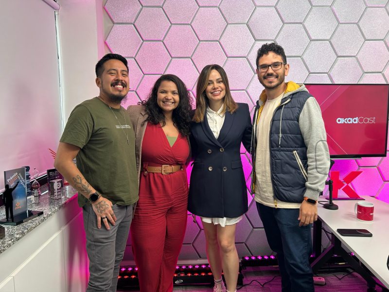 institutional_AkadCast - Apresentadores